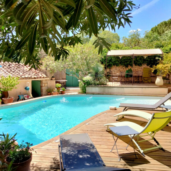 licorne-cotignac-piscine-4