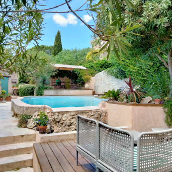 licorne-cotignac-piscine-5